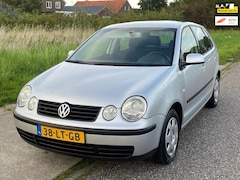 Volkswagen Polo - 1.4-16V Comfortline Stuurbekrachtiging Airco Electric pakket Audio/CD Cruisecontrol Dealer