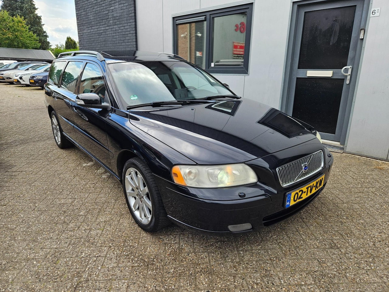 Volvo V70 - 2.4 D5 Edition Sport / Schuifkanteldak /Leder/Navi - AutoWereld.nl