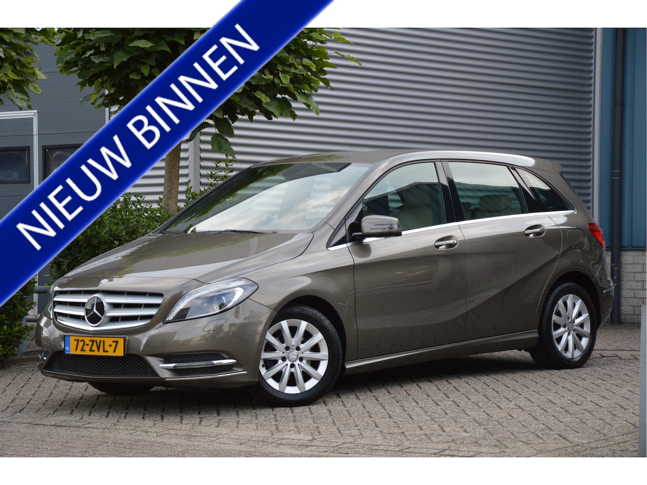 Mercedes-Benz B-klasse - 180 AUTOMAAT | AMBITION | XENON | NAVI | CRUISE | LEDER | PDC | ENZ - AutoWereld.nl
