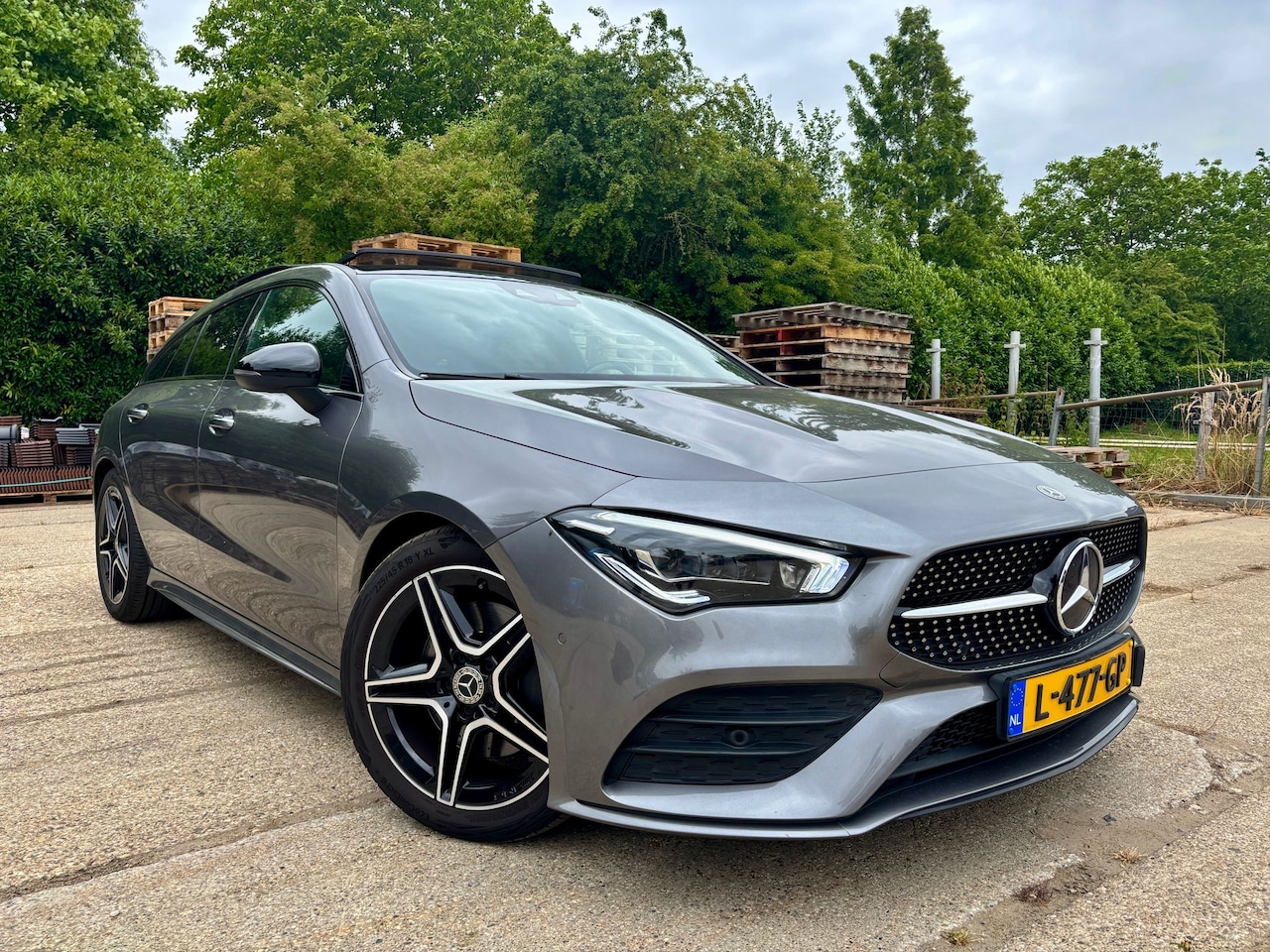 Mercedes-Benz CLA-klasse Shooting Brake - 200 Business Solution AMG Pano/Applecarplay/Sfeerverlichting/electrische stoelen - AutoWereld.nl