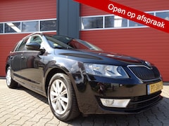 Skoda Octavia Combi - 1.6 TDI Greentech Elegance, Luxe nette auto