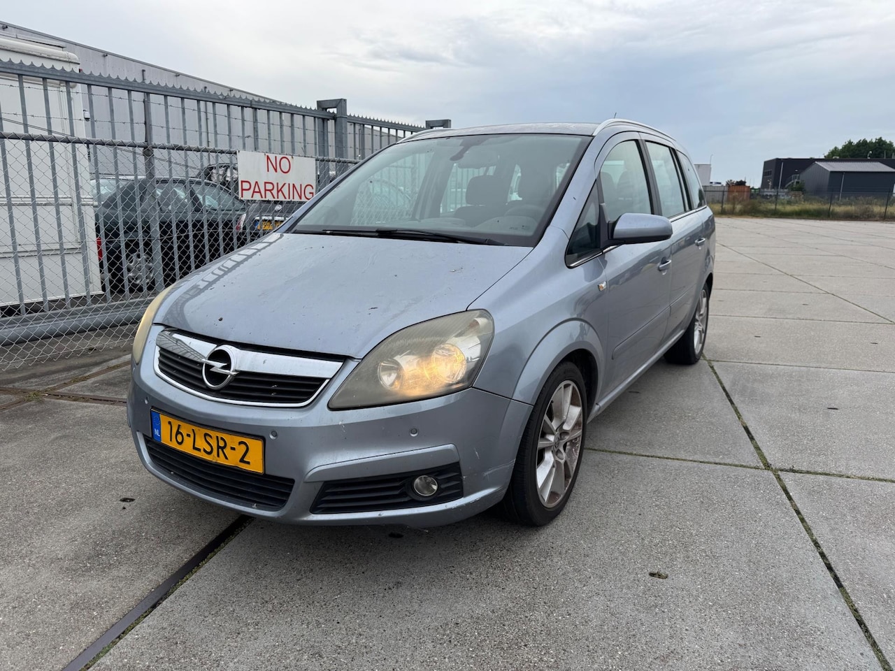 Opel Zafira - 1.8 Executive Airco 7-zits HANDEL/EXPORT!! - AutoWereld.nl