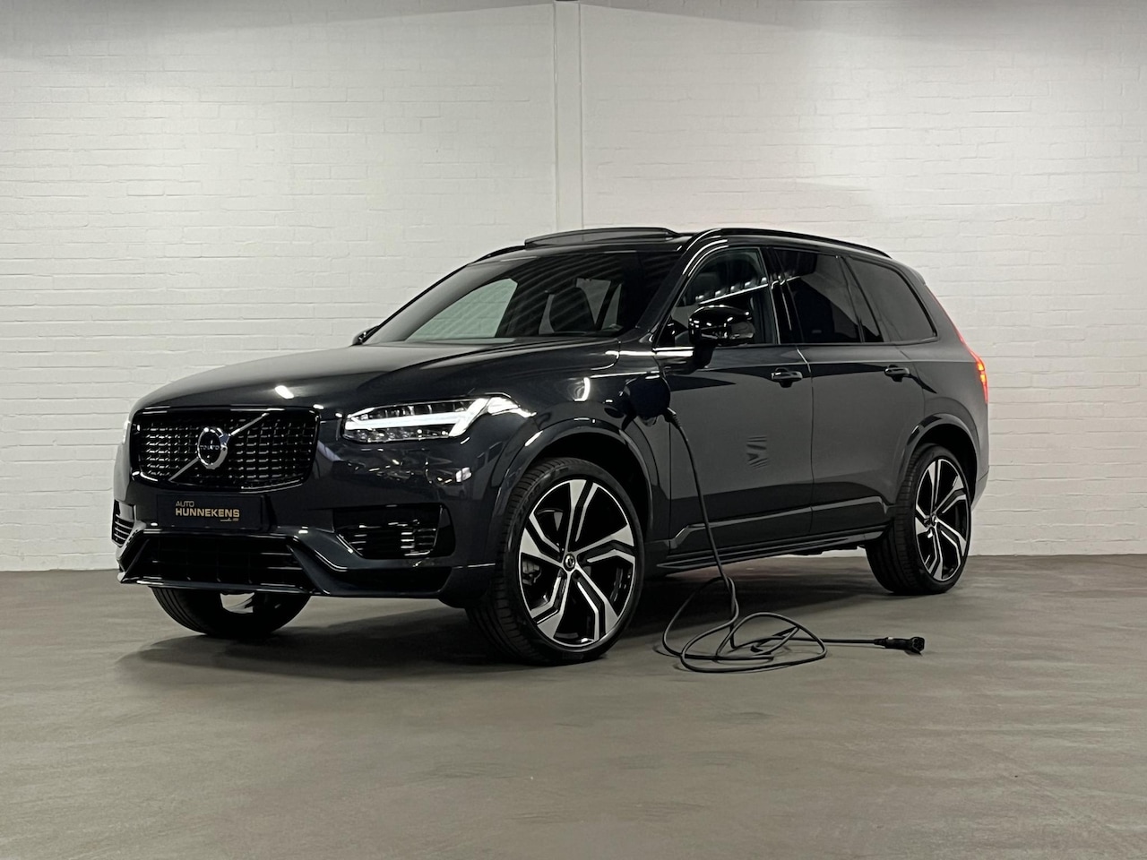 Volvo XC90 - 2.0 T8 Recharge AWD R-Design Open dak | Adapt. Cruise c. | Luchtvering | Harman/Kardon | T - AutoWereld.nl