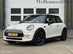 MINI Cooper - 1.5 136PK Panoramadak Airco 16'' velgen