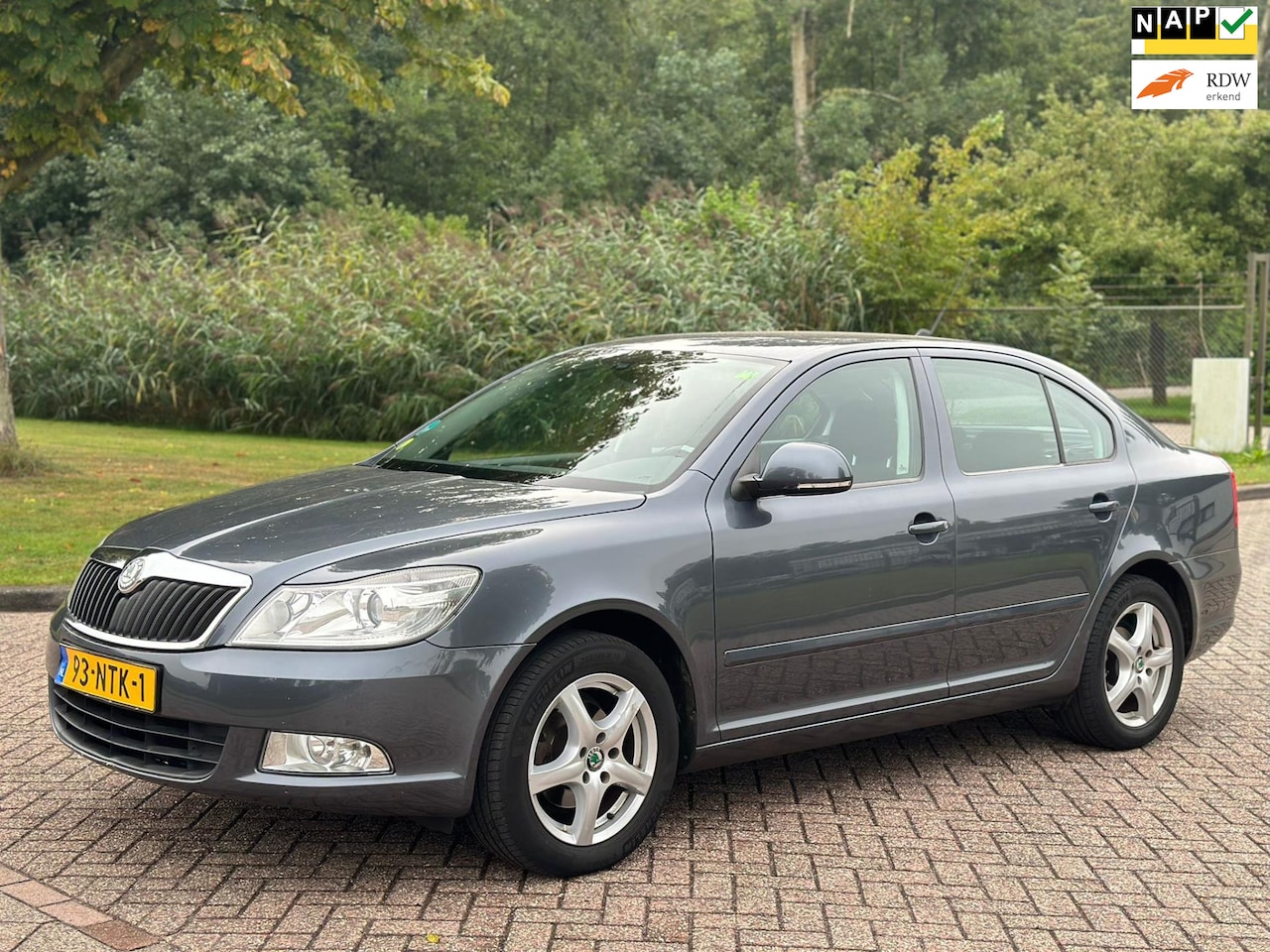 Skoda Octavia - 1.2 TSI Ambition Business Line/AIRCO/CRUISE/PARKEERSENS ACHTER/TREKHAAK - AutoWereld.nl
