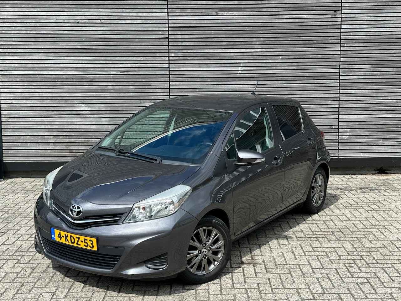 Toyota Yaris - 1.0 VVTi Cool 5drs , Perfect Onderhouden - AutoWereld.nl