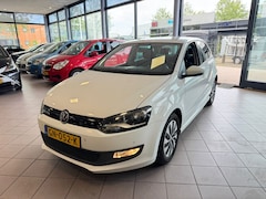 Volkswagen Polo - 1.4 TDI Bns Edition APK 8-26 AIRCO NAVI PDC BJ 2015