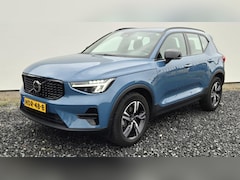 Volvo XC40 - 2.0 B3 Plus Dark - Stoelverwarming - Stuurverwarming - Harman Kardon Audio - Camera achter