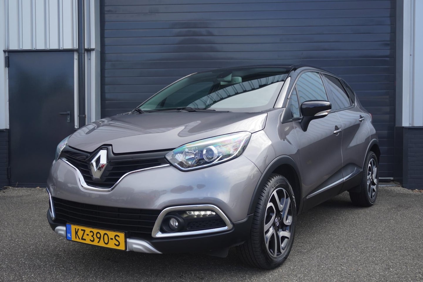Renault Captur - 1.2 TCe Xmod | 118 PK |Navigatie | Leder | Trekhaak - AutoWereld.nl