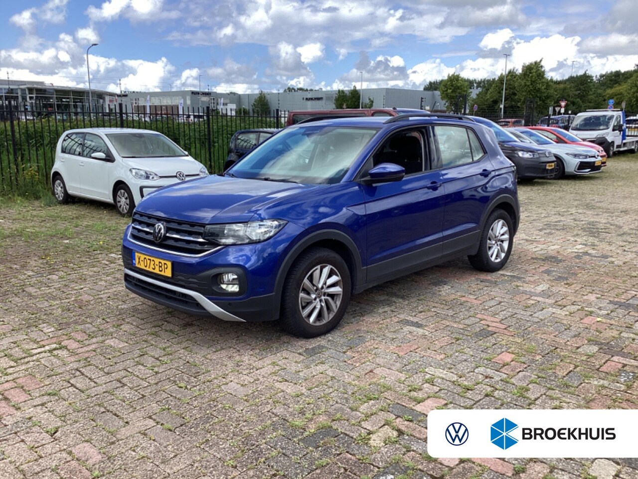 Volkswagen T-Cross - 1.0 TSI 110 pk Life 7-DSG | Parkeers sensoren V + A | Climatronic | DAB | - AutoWereld.nl