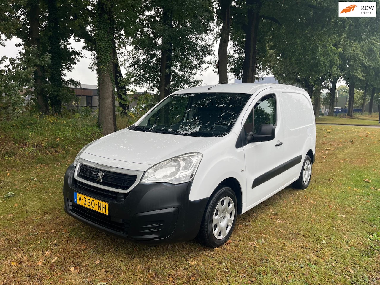Peugeot Partner - 120 1.6 BlueHDi 75 L1 XR Airco + Schuifdeur - AutoWereld.nl