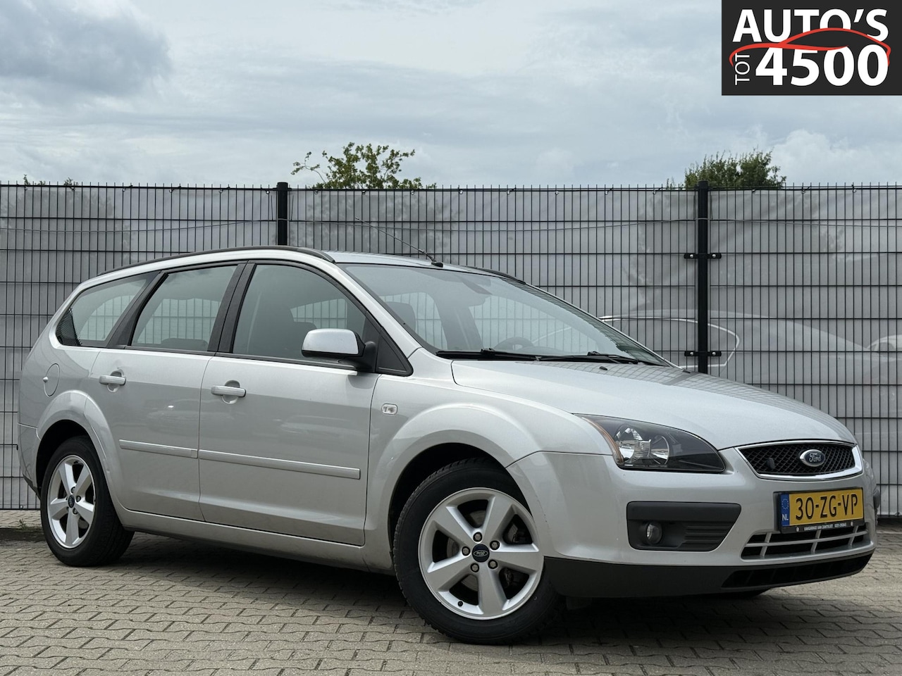 Ford Focus Wagon - 1.8-16V Futura Flexifuel Airco! Navigatie! - AutoWereld.nl
