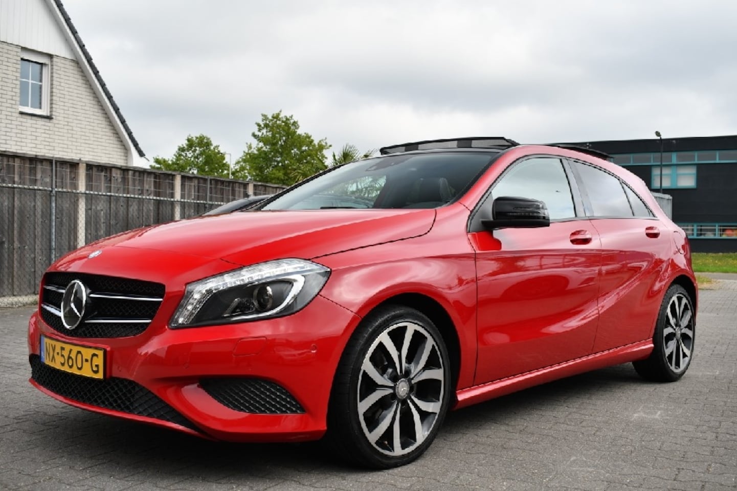 Mercedes-Benz A-klasse - 180 Prestige AUT Pano | LED | Stoelverwar - AutoWereld.nl