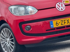 Volkswagen Up! - 1.0 High Up BMT 75pk - Red - Navigatie/Bluetooth/Airco/Cruise - Superfris