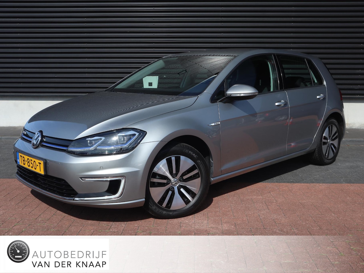 Volkswagen e-Golf - | Clima | Cruise Adapt. | Navi | Carplay | PDC | - AutoWereld.nl