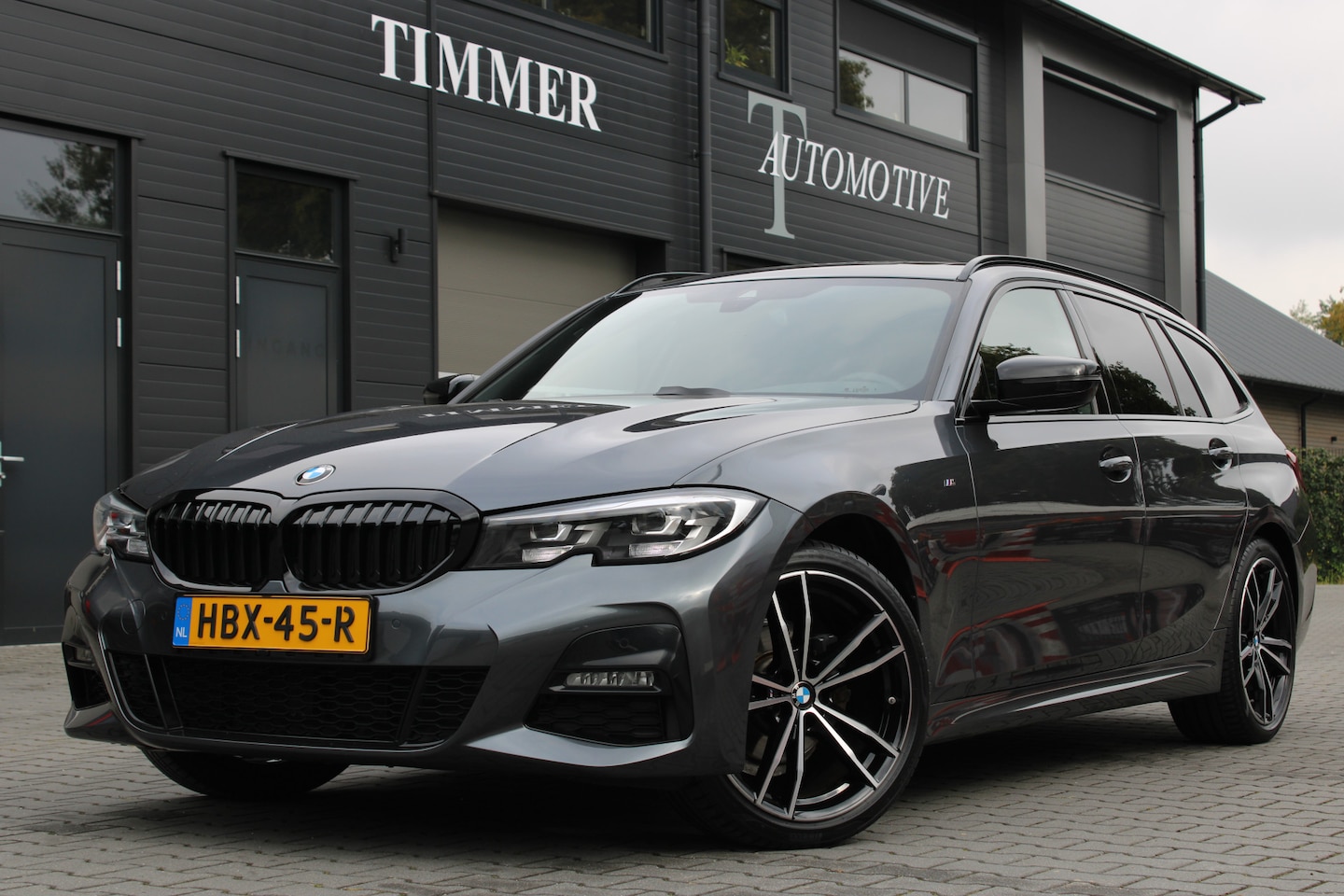 BMW 3-serie Touring - 3 serie M Sport High Executive Edition Dealer onderhouden 19 inch - Panoramadak - Keyless - AutoWereld.nl