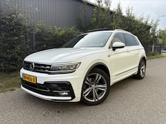 Volkswagen Tiguan - 1.4 TSI Comfortline Business R / R-LINE / PANORAMADAK / CRUISE / STOELVERWARMING