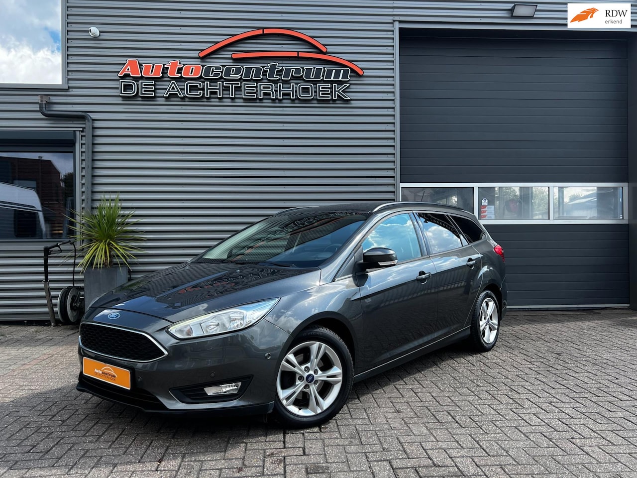 Ford Focus - 1.0 125PK | Navi | Stoel / Stuur verw. - AutoWereld.nl