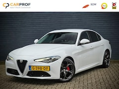 Alfa Romeo Giulia - 2.2 / 230 PK / BTW AUTO / TREKHAAK /LEDER / XENON /