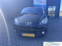 Peugeot 1007 - 1.6-16V Sporty