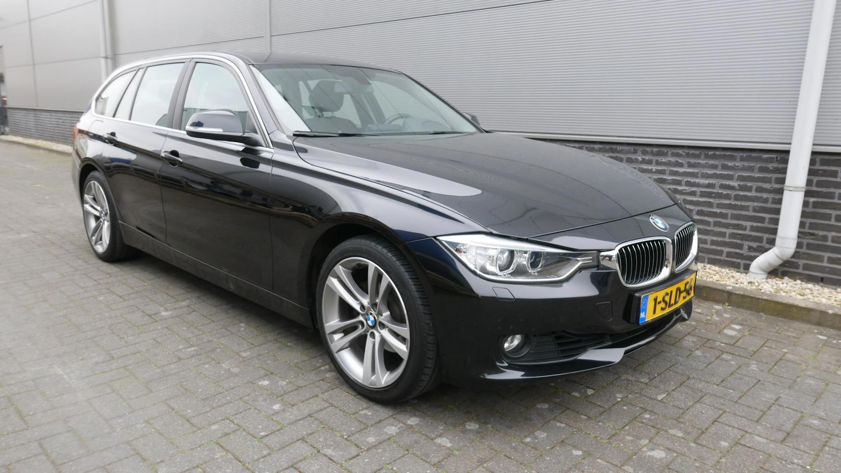 BMW 3-serie Touring - 320i 184 PK Touring Executive NAVI,CLIMA,XENON,TREKHAAK,139590 KM. - AutoWereld.nl