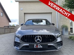 Mercedes-Benz A-klasse - 180 AMG Aut Panoramadak Nightpakket Widescreen AmbientLight Keyless SportLeder Led Camera
