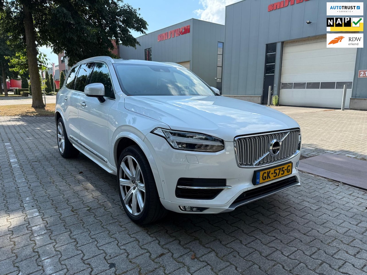 Volvo XC90 - 2.0 D5 AWD First Edition 161000 KM NL AUTO - AutoWereld.nl