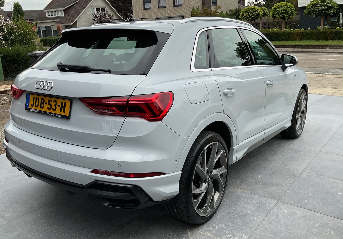 Audi Q3 - 45 TFSI e S Edition Suzuka grey audi exclusive - AutoWereld.nl