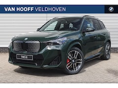BMW iX1 - eDrive20 M Sport / Panoramadak / Sportstoelen / Adaptieve LED / M Adaptief onderstel / Par