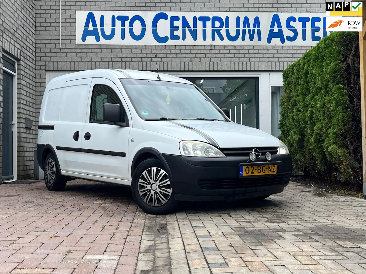 Opel Combo - 1.6 Benzine GEWOON DE STAD IN - AutoWereld.nl