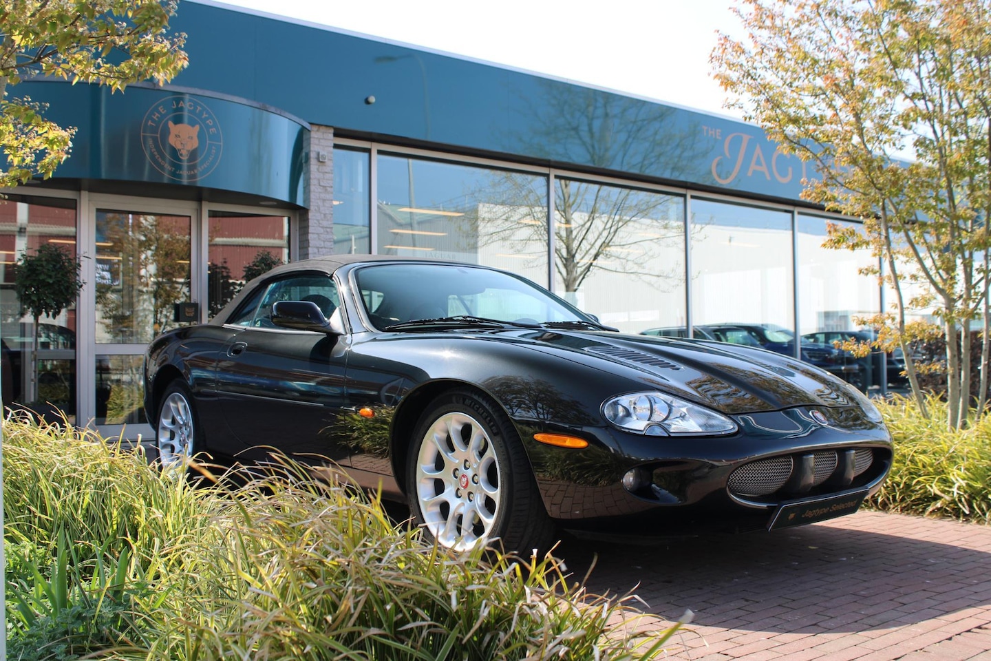 Jaguar XKR - 4.0 V8 Convertible 4.0 V8 Convertible - AutoWereld.nl