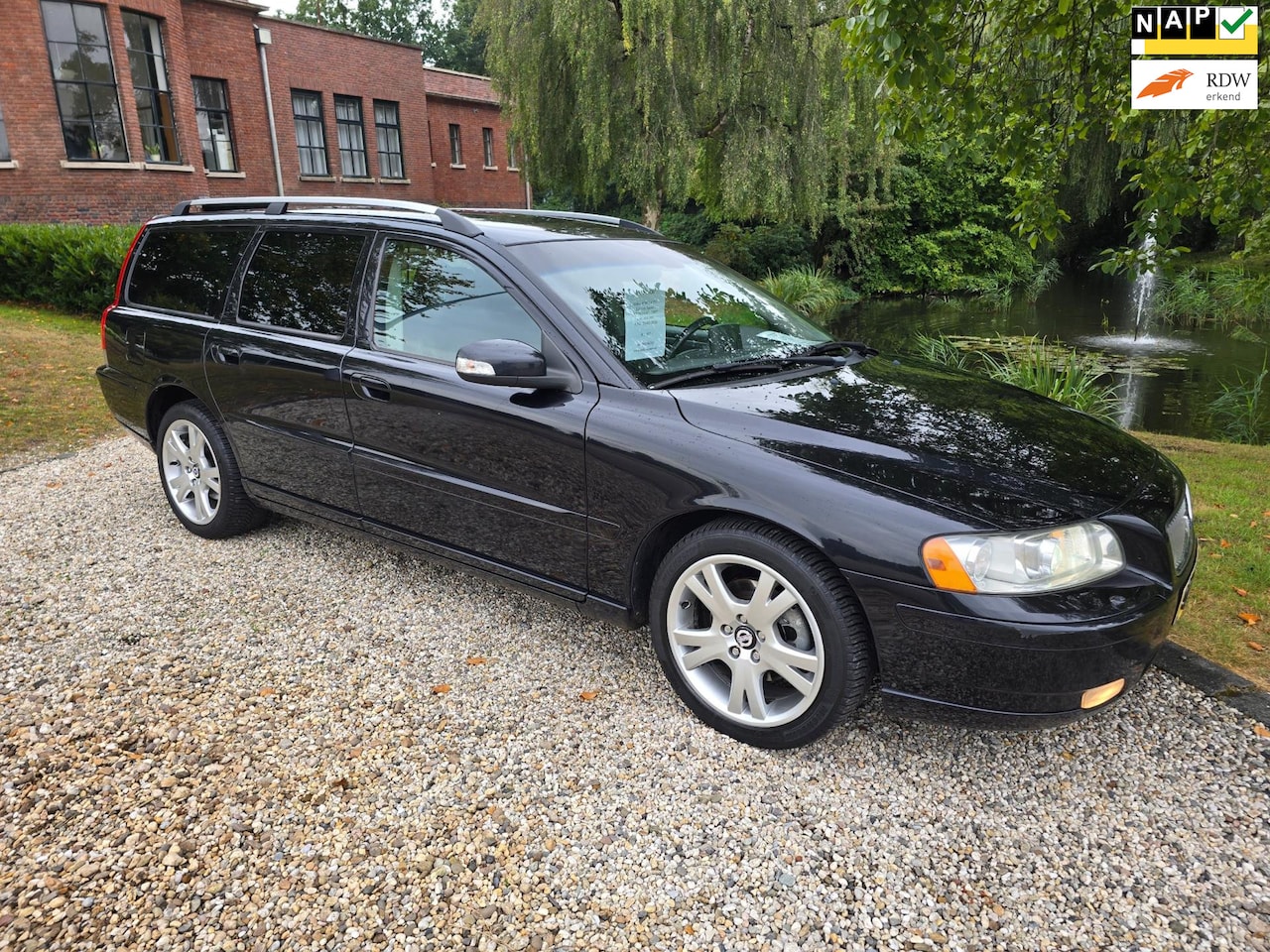 Volvo V70 - 2.4 D5 Edition Sport XENON/leer - AutoWereld.nl