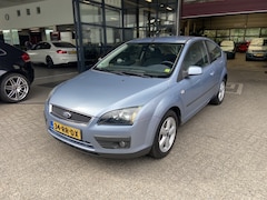 Ford Focus - 1.6-16V Futura