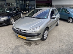 Peugeot 206 - 1.6-16V Gentry