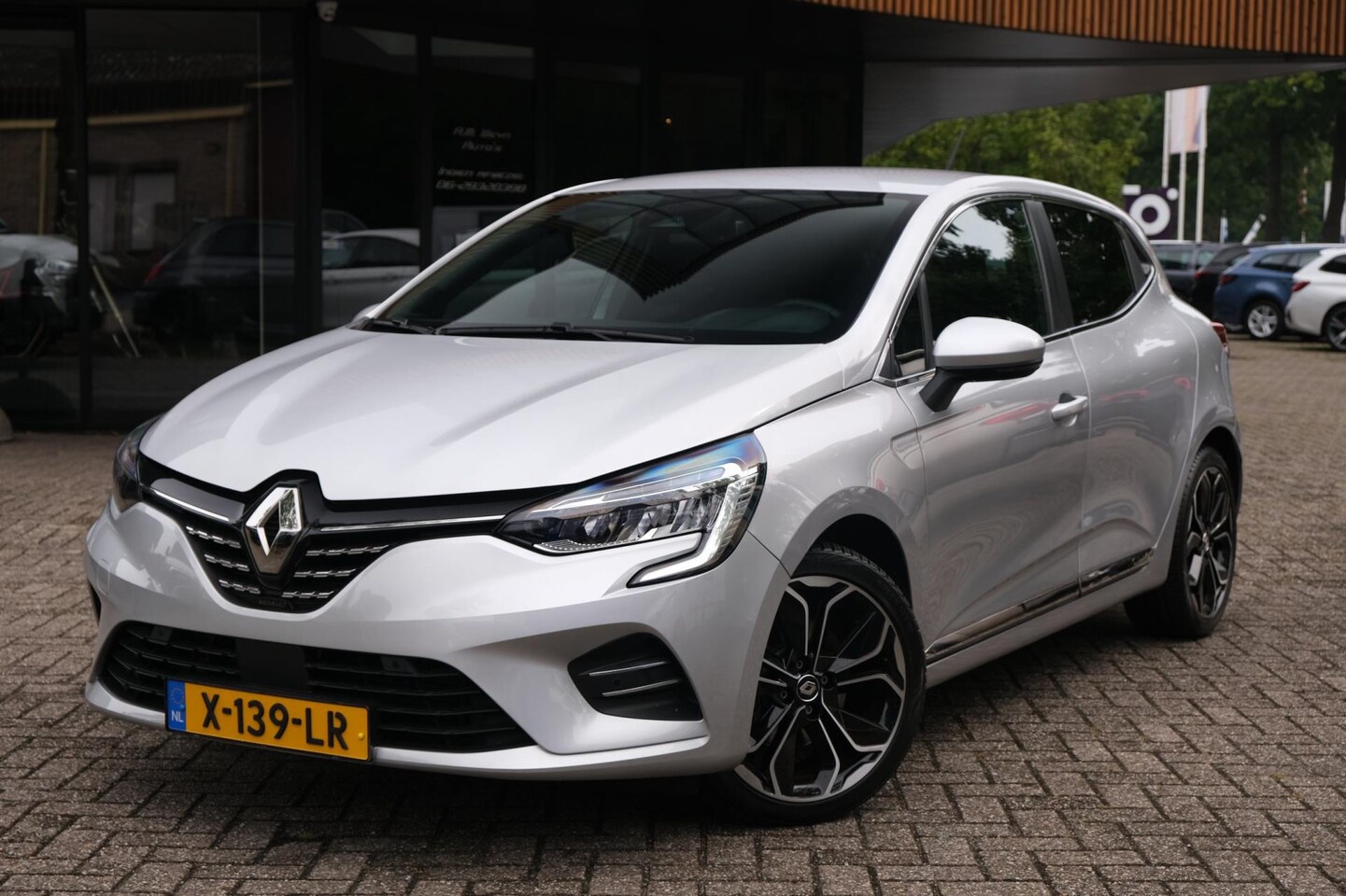 Renault Clio - 1.6 E-Tech Hybrid 145 Techno/Camera/Carplay/LED/Keyless - AutoWereld.nl