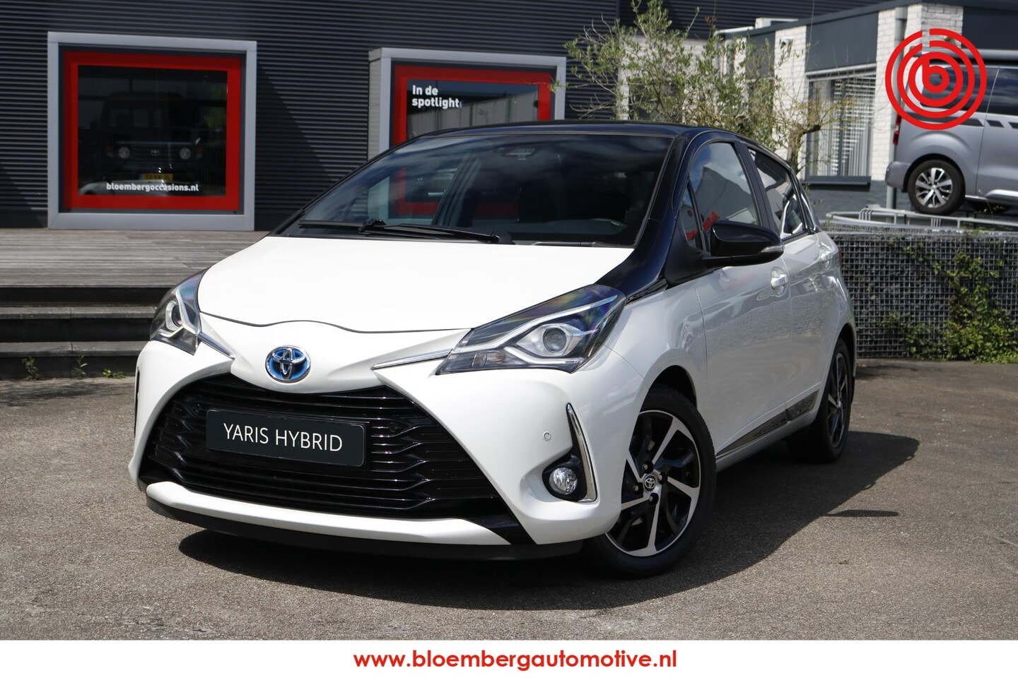 Toyota Yaris - 1.5 Hybrid Bi-Tone Plus 1.5 Hybrid Bi-Tone Plus - AutoWereld.nl