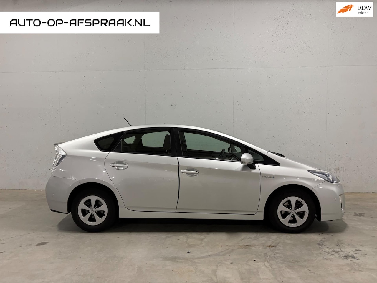 Toyota Prius - 1.8 Executive Navi Camera Head Up Clima Cruise - AutoWereld.nl