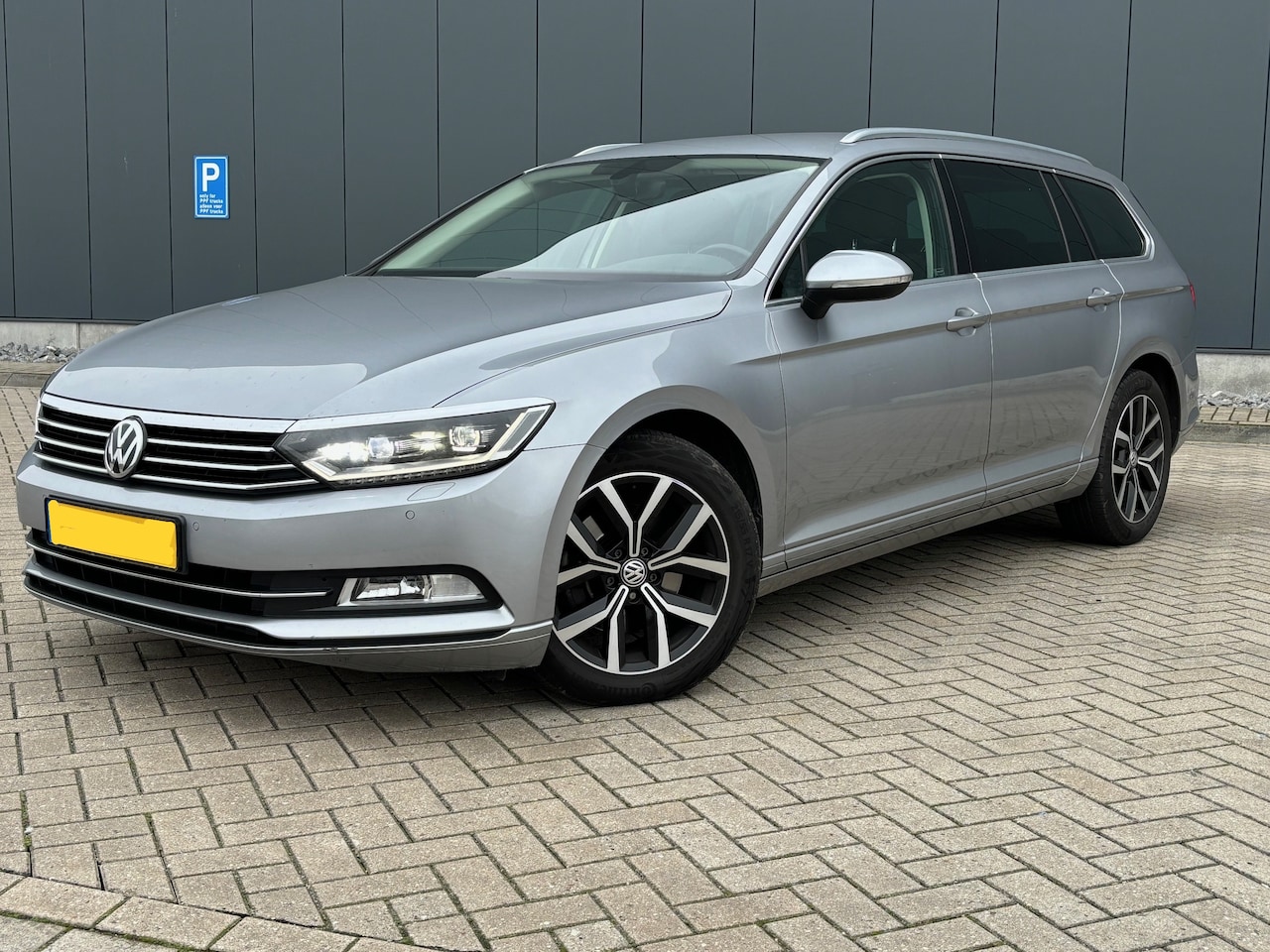 Volkswagen Passat Variant - 2.0 TDI Comfortline Business 150 pk DSG /Full Led/Adaptive CC/Climate Control - AutoWereld.nl
