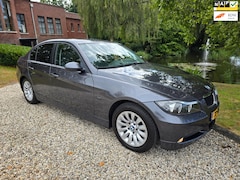 BMW 3-serie - 320i Business Line AUTOMAAT