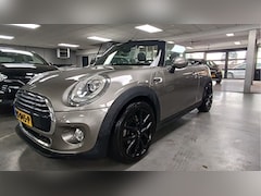 MINI Cabrio - 1.5 Cooper Chili Serious Business Automaat 94285 Km navi Pdc