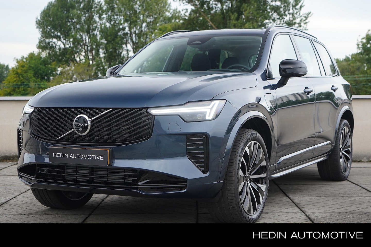 Volvo XC90 - 2.0 T8 Plug-in hybrid AWD Ultra Dark Luchtvering | Massagestoelen | 360 Camera | Bowers & - AutoWereld.nl