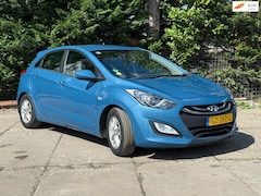 Hyundai i30 - 1.4 CRDi Airco/ Rechtsgestuurd/ PDC/ LMV
