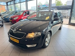 Skoda Octavia Combi - 1.6 TDI Ambition AUTOMAAT NW. APK NAVI BJ 2013