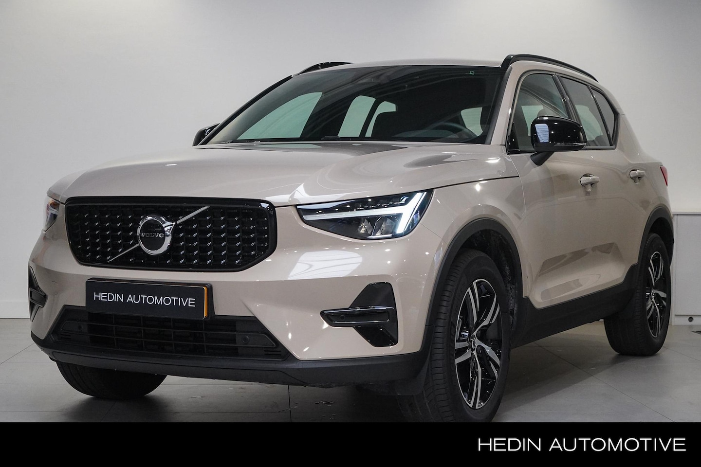 Volvo XC40 - B4 Plus Dark | Harman/Kardon | Trekhaak | Elektrische stoelen Incl. Geheugenfunctie | Stoe - AutoWereld.nl