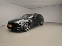 BMW 3-serie Touring - 318i | M-Sportpakket | Laserlicht | Leder | Sportstoelen | Stoelverwarming | DAB | Alu 19
