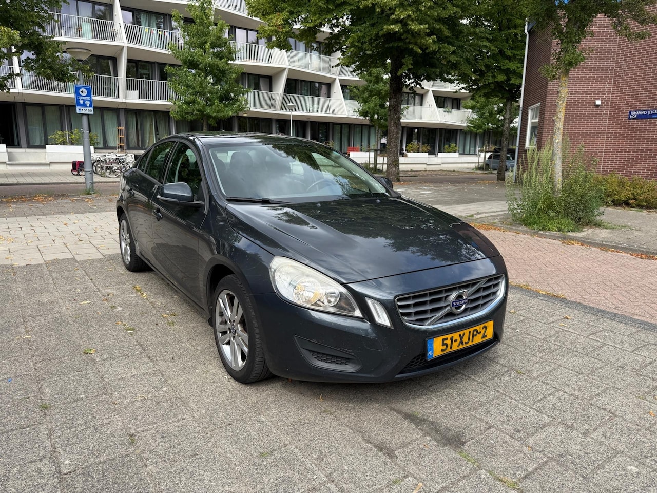 Volvo S60 - 1.6 T3 Kinetic Dealer Onderhouden NW APK - AutoWereld.nl