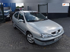 Renault Mégane - 1.6-16V Dynamique