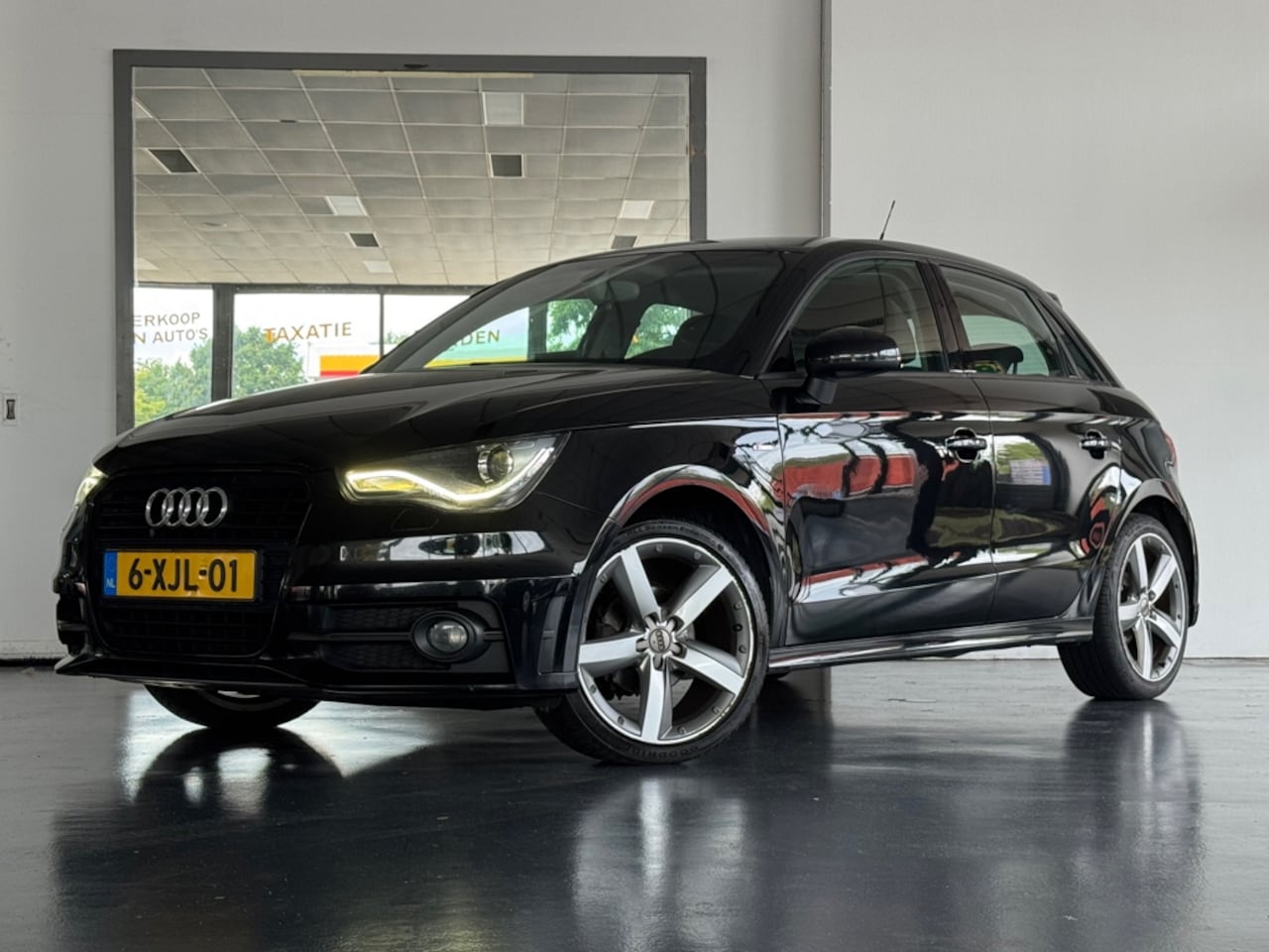 Audi A1 Sportback - 1.2 TFSI Admired|S-Line - AutoWereld.nl