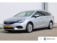 Opel Astra Sports Tourer - 1.2 Elegance / Navigatie / Camera / Trekhaak / Parkeersensoren / Keyless / Dodehoek Detect