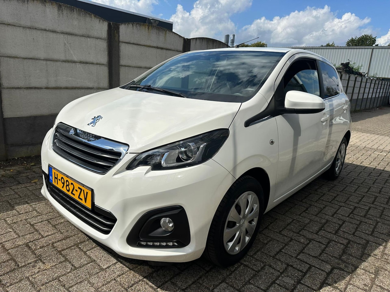 Peugeot 108 - 1.0 e-VTi Active 5DRS AIRCO/ CAMERA/ EERSTE EIGENAAR! - AutoWereld.nl
